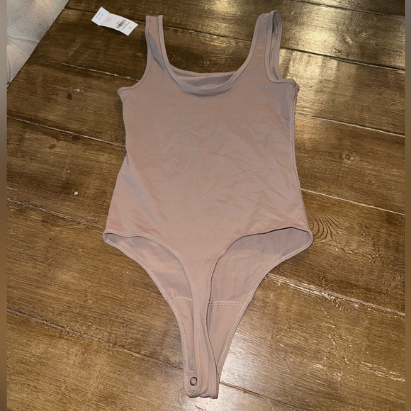 XS Nude/Beige Smooth Bodysuit - Picture 2 of 3